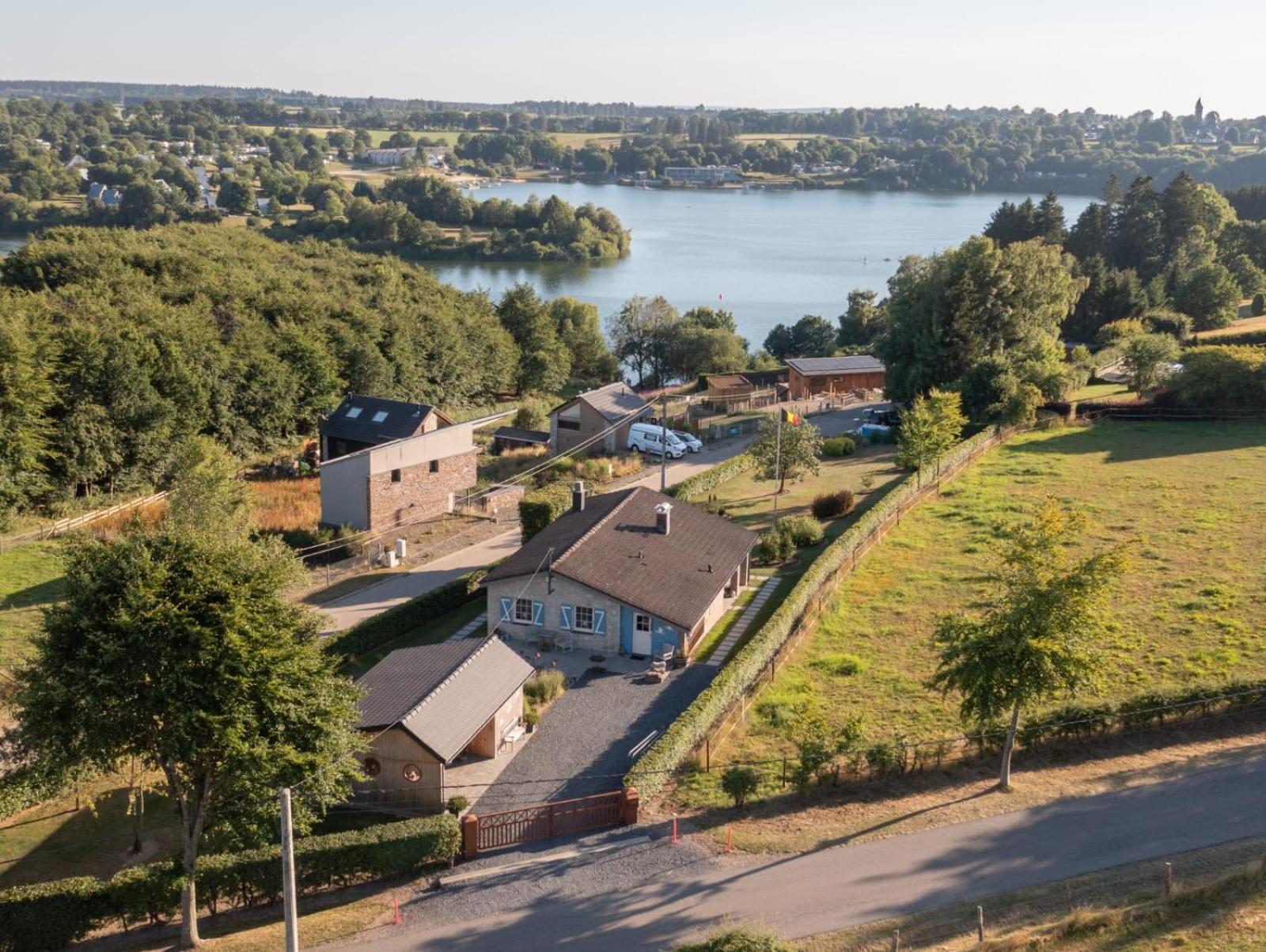 Lac Achette Au Lac Butgenbach Buitenkant foto
